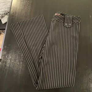 Women’s medium pull on stretchy dress pants